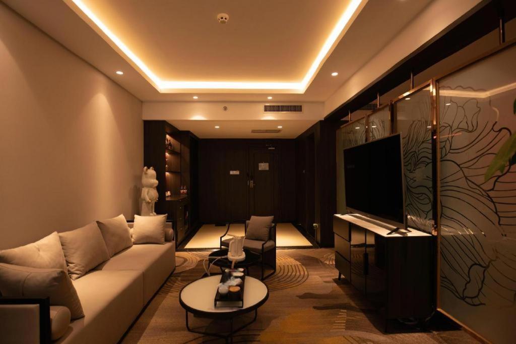 New Friendship Hotel Luoyang  Exterior photo