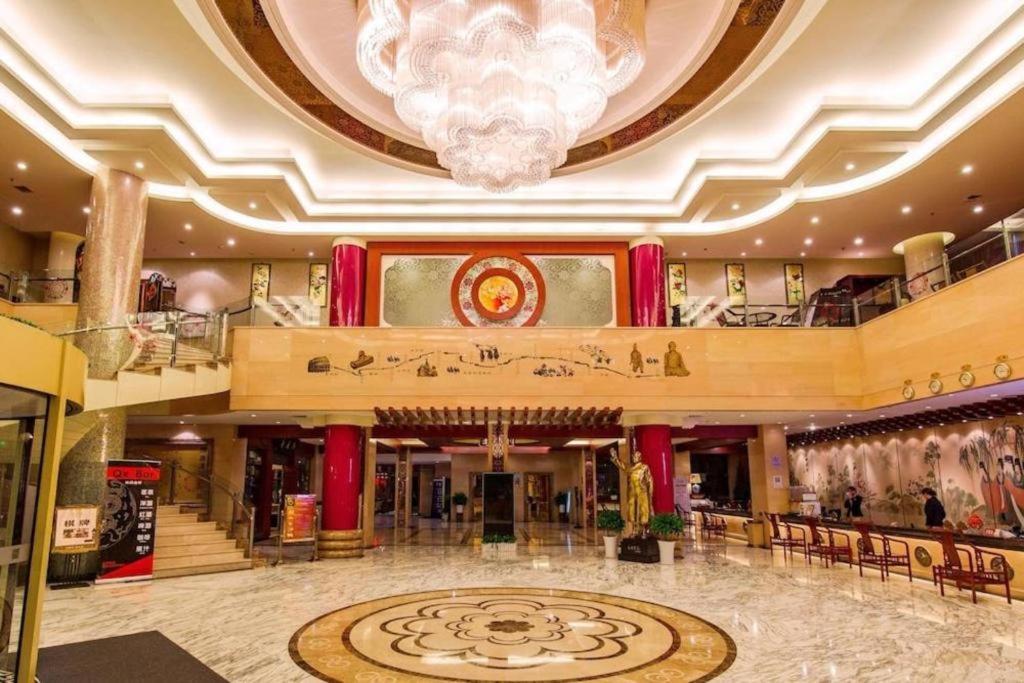 New Friendship Hotel Luoyang  Exterior photo