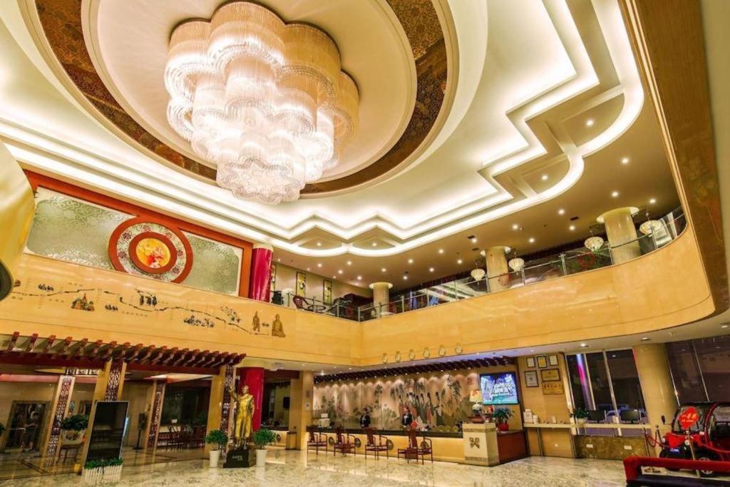 New Friendship Hotel Luoyang  Exterior photo