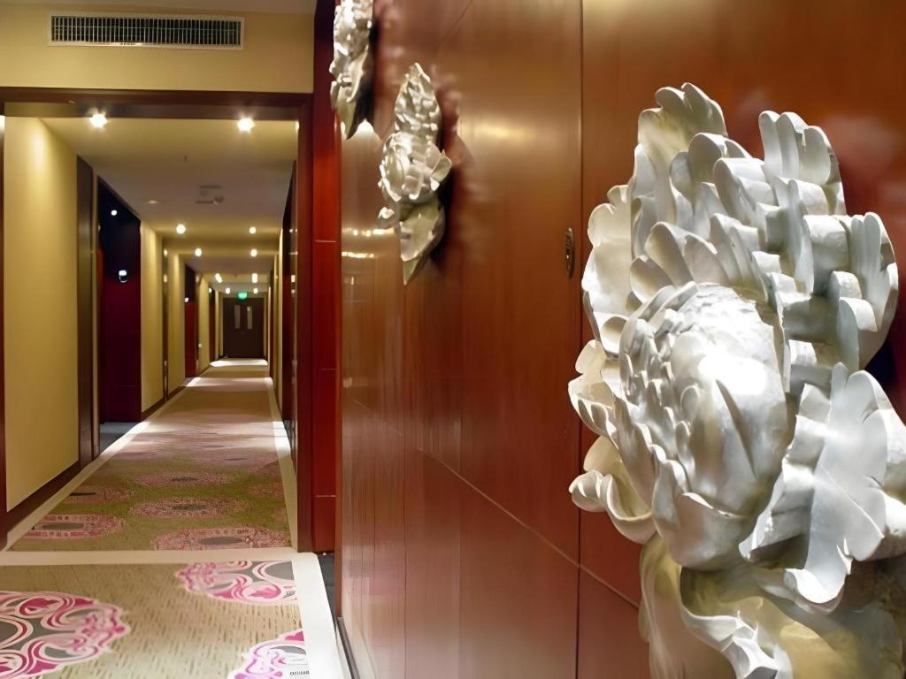New Friendship Hotel Luoyang  Exterior photo