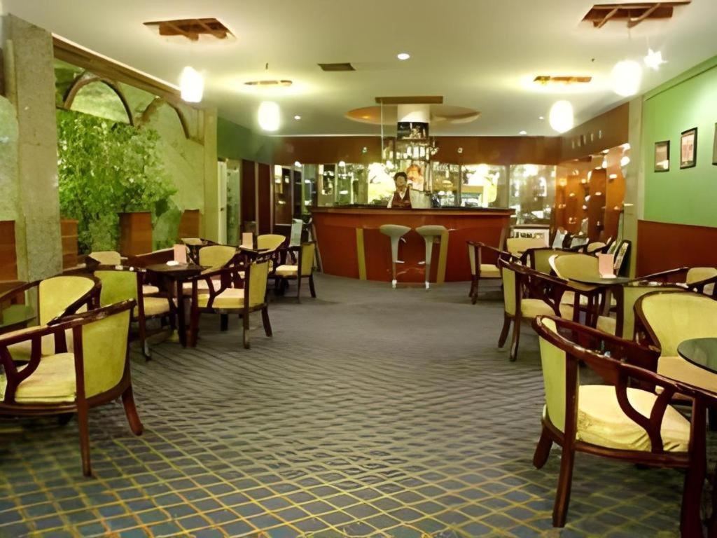 New Friendship Hotel Luoyang  Exterior photo